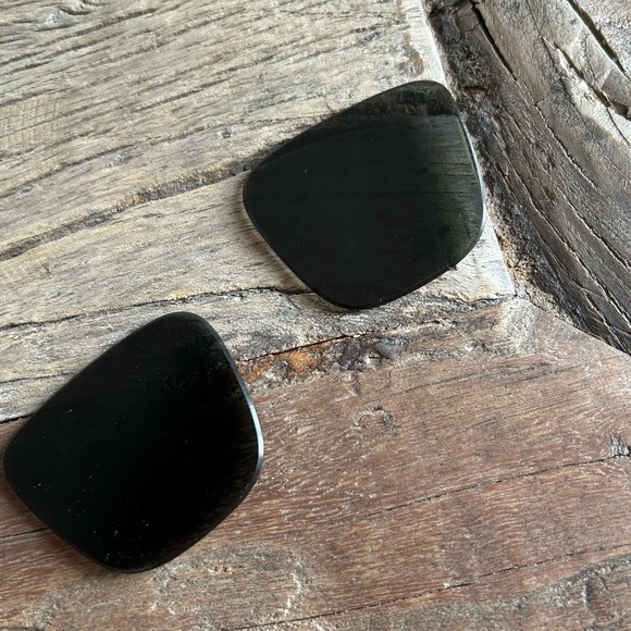 Gucci Black and Gold Sunglasses - Picture 9 of 10